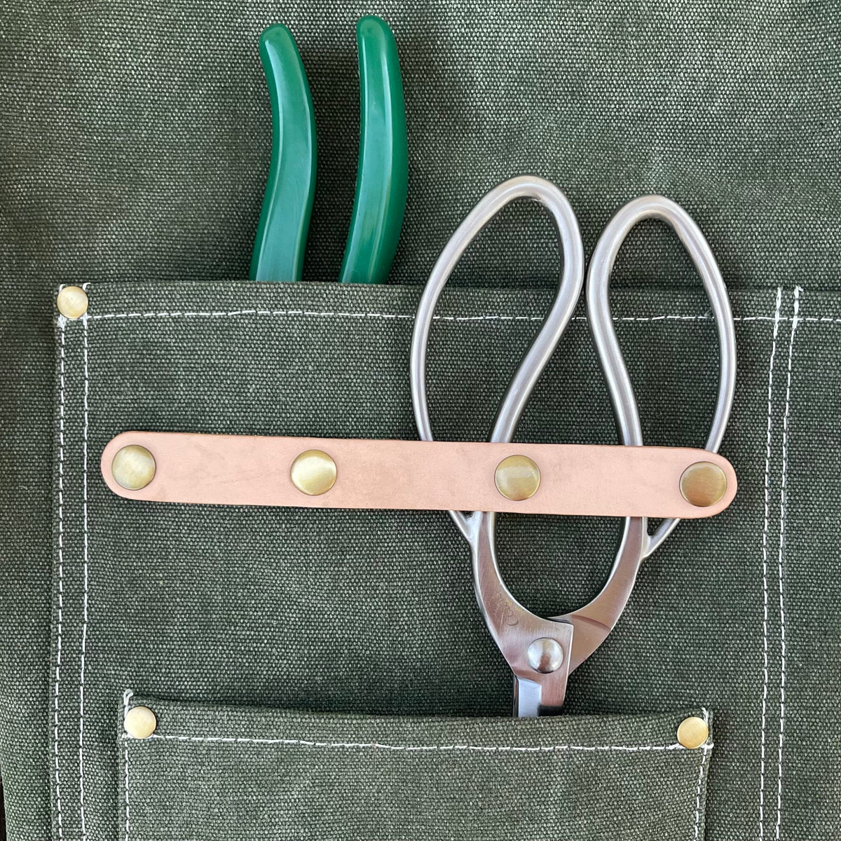 Gardening Apron - Waxed Canvas Apron with Pockets The Celtic Farm