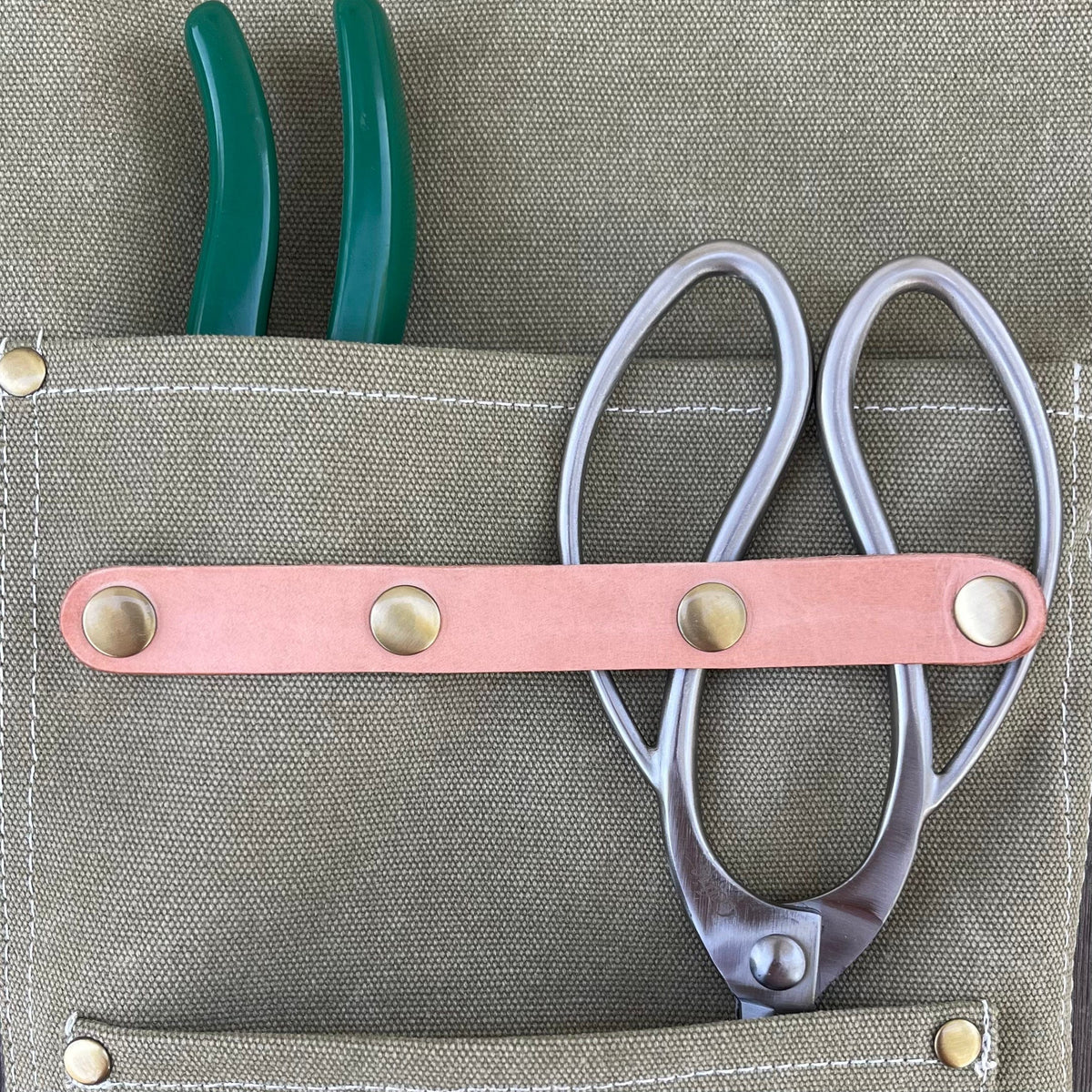 Gardening Apron - Waxed Canvas Apron with Pockets (Light Green) The Celtic Farm
